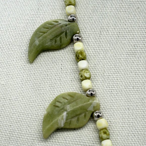 Jade color natural stone necklace with leaves stone accents. - Picture 5 of 5